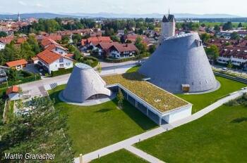 Holzkirchen und Poing: Neue Kirchenbauten in der Erzdiözese